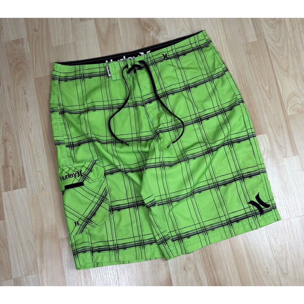 Y2K Hurley Embroidered Board Shorts / Swim Trunks / Size 33 / Surfing / Beach